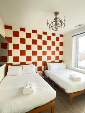 Designer Condo 1 Free Parking